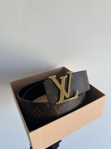 Louis Vuitton M0566Q Monogram LV Initiales 40mm Reversible Belt photo review